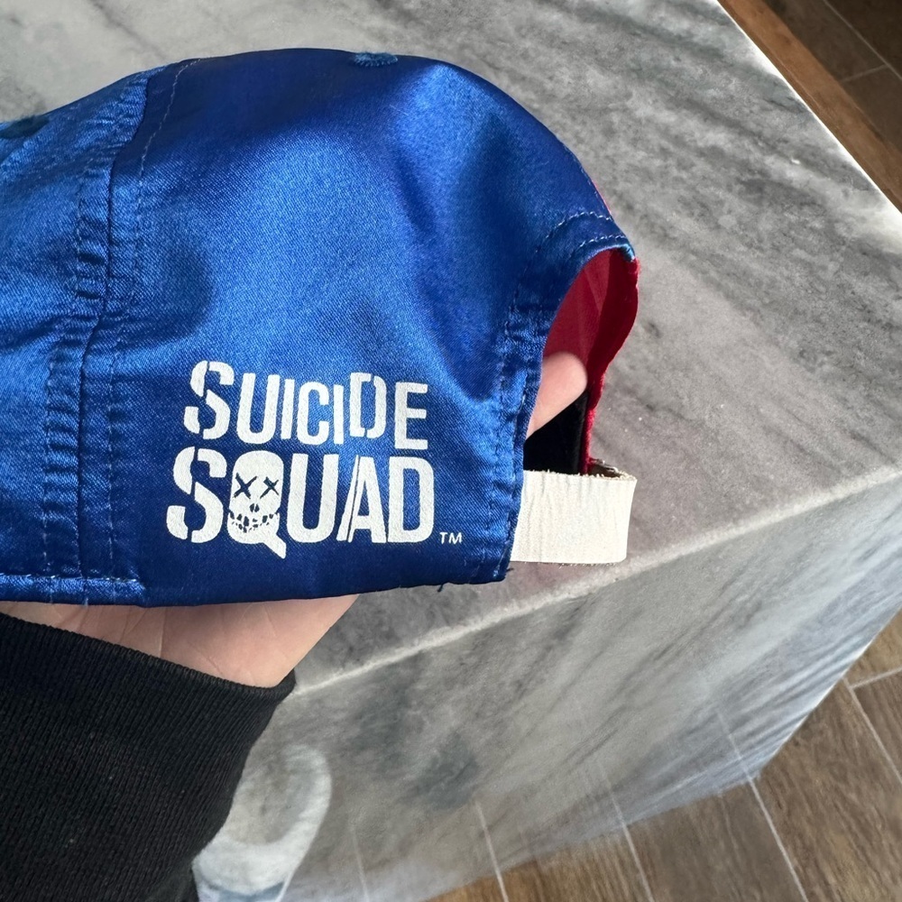 Rare & Collectors DC Comics Harley Quinn Property of Joker Satin Snapback Hat - Picture 6 of 9
